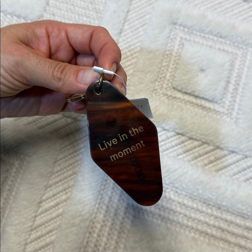 LULULEMON KEY CHAIN - Picture 4 of 7